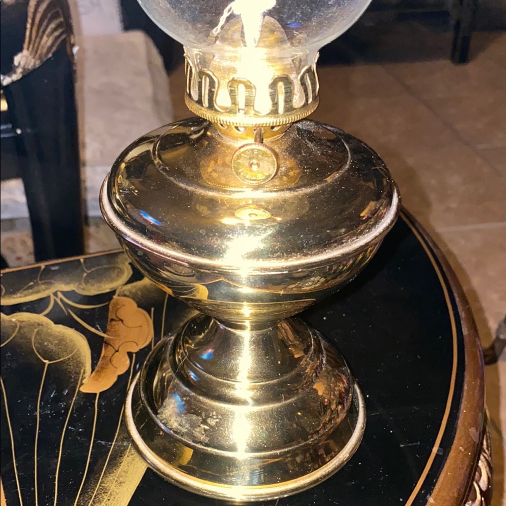 Elegant English made for Lamplight Gold Hurricane Lamp - Picture 5 of 6